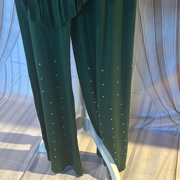 Emerald green 2pc rhinestone pantsuit.  Tunic shawl top with 4” fringes. - Picture 4 of 7